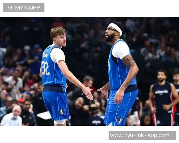 弗拉格称赞莱昂纳德为攻防一体的顶尖球员一直是我努力追求的目标